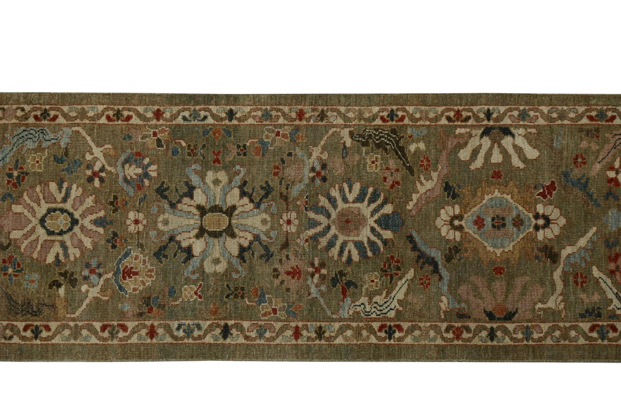 Scopri l'eleganza dei Sultanabad Rugs della Turchia. Progettato con una meticolosa attenzione ai dettagli, questo design esclusivo è perfetto per valorizzare il tuo spazio.
