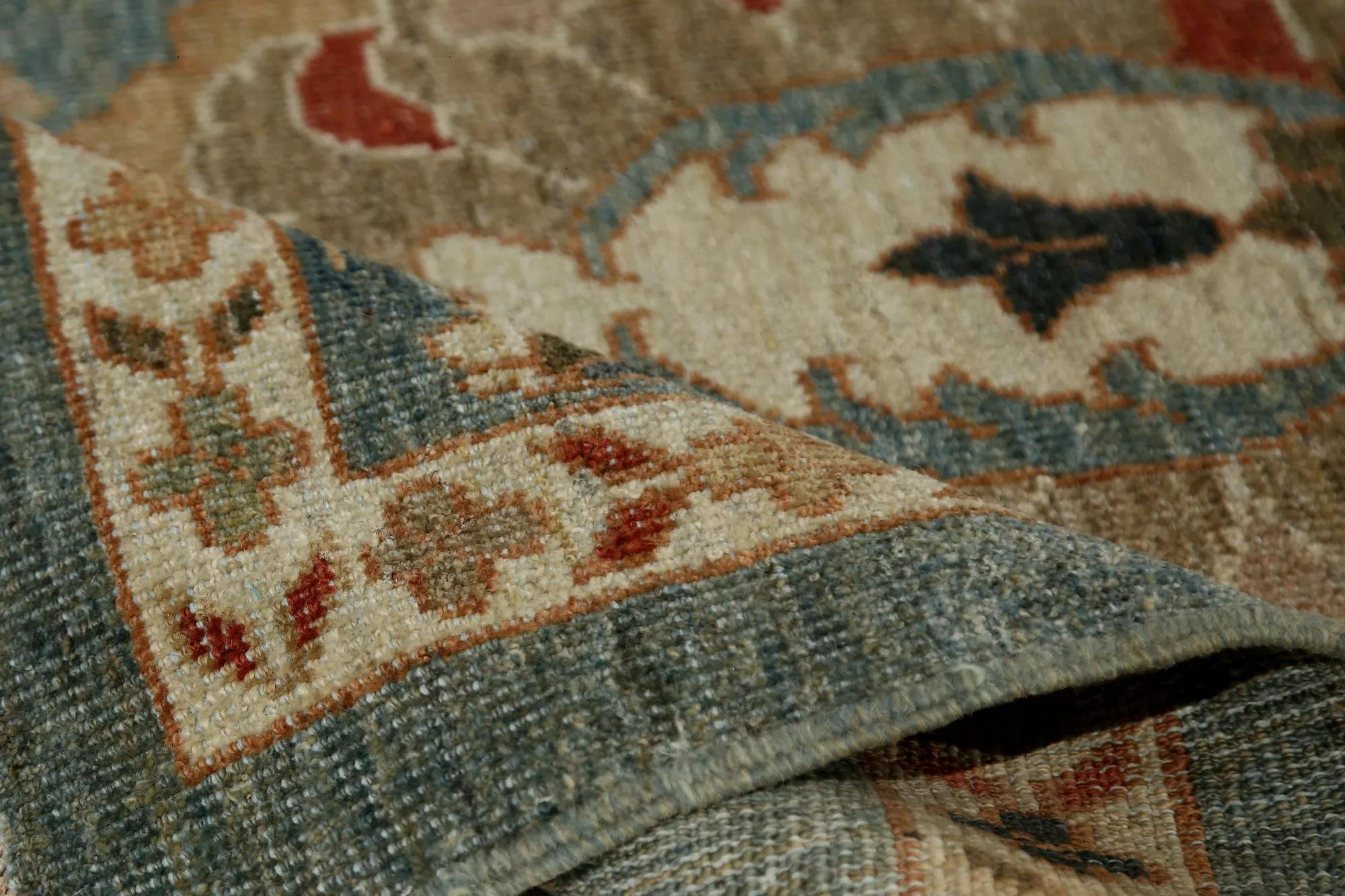 Découvrez l'élégance des tapis de Turquie Sultanabad. Conçu avec une attention méticuleuse aux détails, ce design exclusif est parfait pour mettre en valeur votre espace.