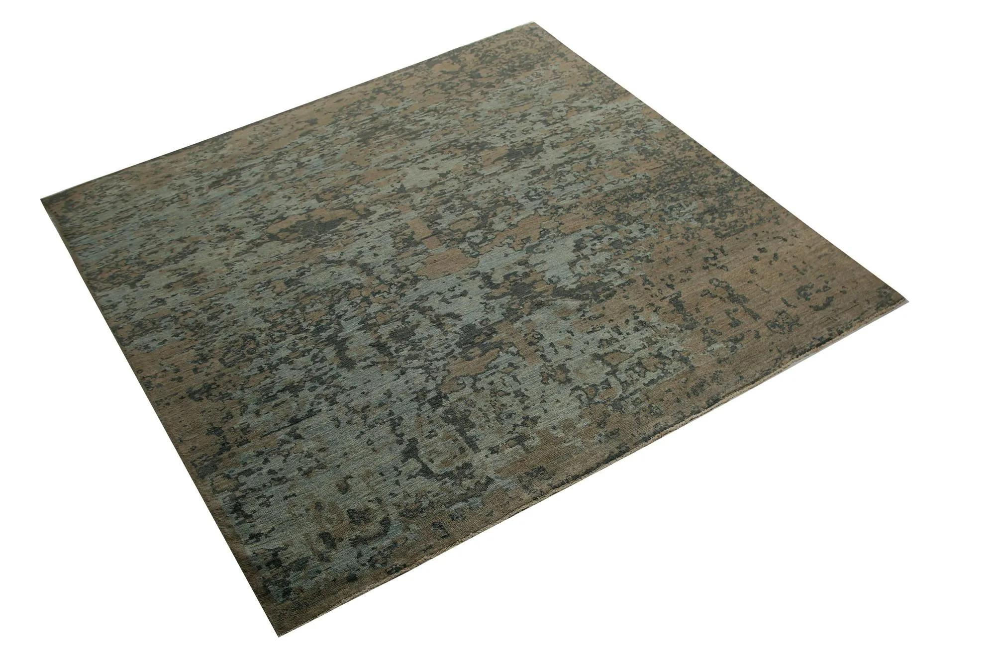 Discover the elegance of Turkey Sultanabad featuring Area Rugs. Designed with meticulous attention to detail, this exclusive design is perfect for enhancing your space.