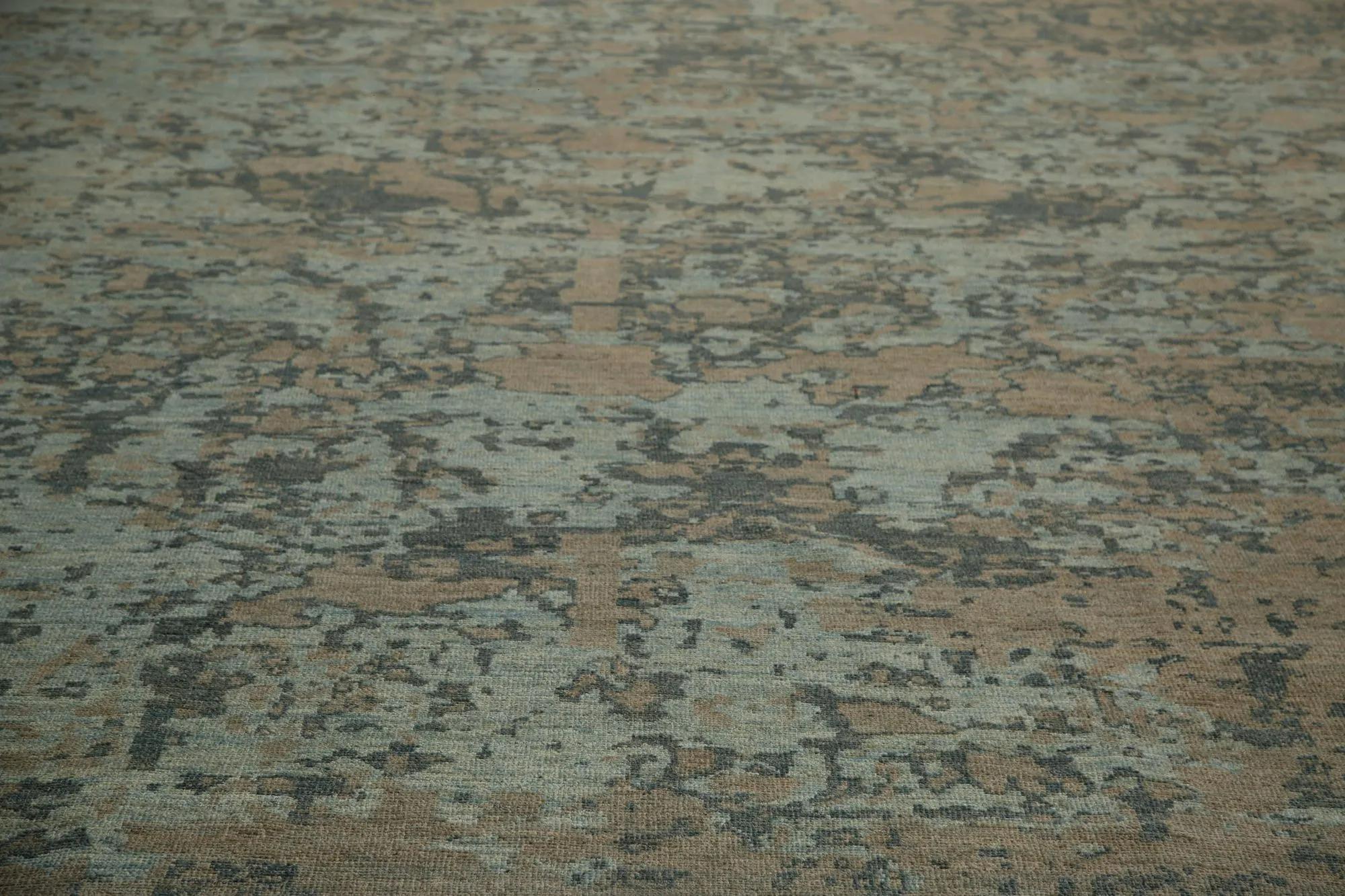 Turkey Sultanabad Area Rugs - Design - 98600 In Excellent Condition For Sale In Dallas, TX