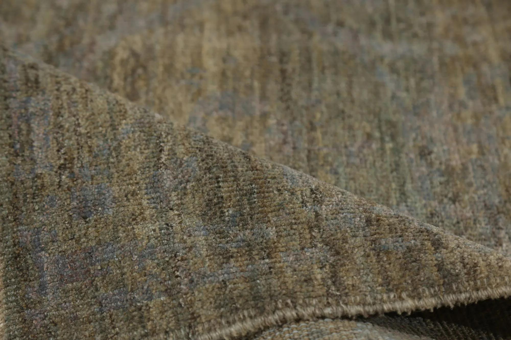 Turkey Sultanabad Area Rugs - Design - 98609 In Excellent Condition For Sale In Dallas, TX