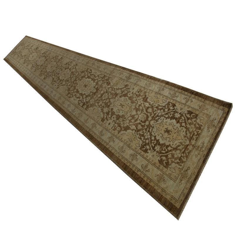Entdecken Sie die Eleganz von Turkey Sultanabad mit seinen Teppichen. Dieses exklusive Design, das mit viel Liebe zum Detail entworfen wurde, ist perfekt, um Ihren Raum zu verschönern.