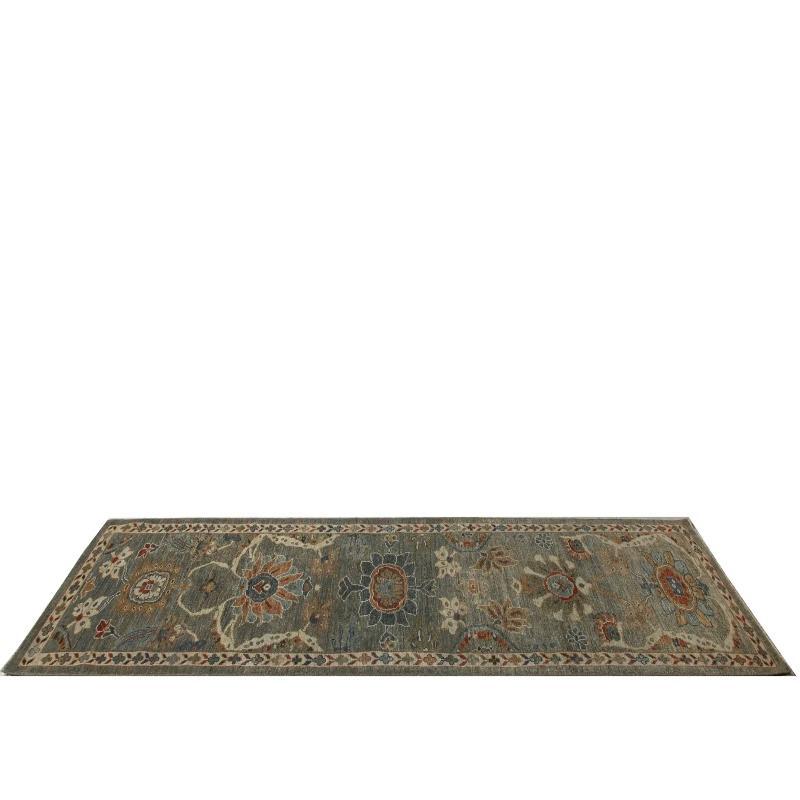 Descubre la elegancia de Turquía con Sultanabad Rugs. Diseñado con meticulosa atención al detalle, este diseño exclusivo es perfecto para realzar tu espacio.