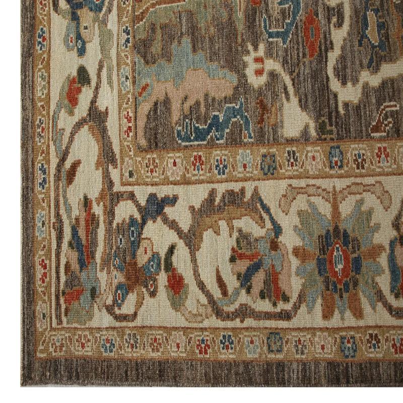 Scopri l'eleganza dei Sultanabad Rugs della Turchia. Progettato con una meticolosa attenzione ai dettagli, questo design esclusivo è perfetto per valorizzare il tuo spazio.