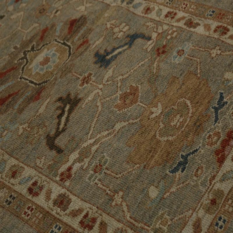 Descubre la elegancia de Turquía con Sultanabad Rugs. Diseñado con meticulosa atención al detalle, este diseño exclusivo es perfecto para realzar tu espacio.