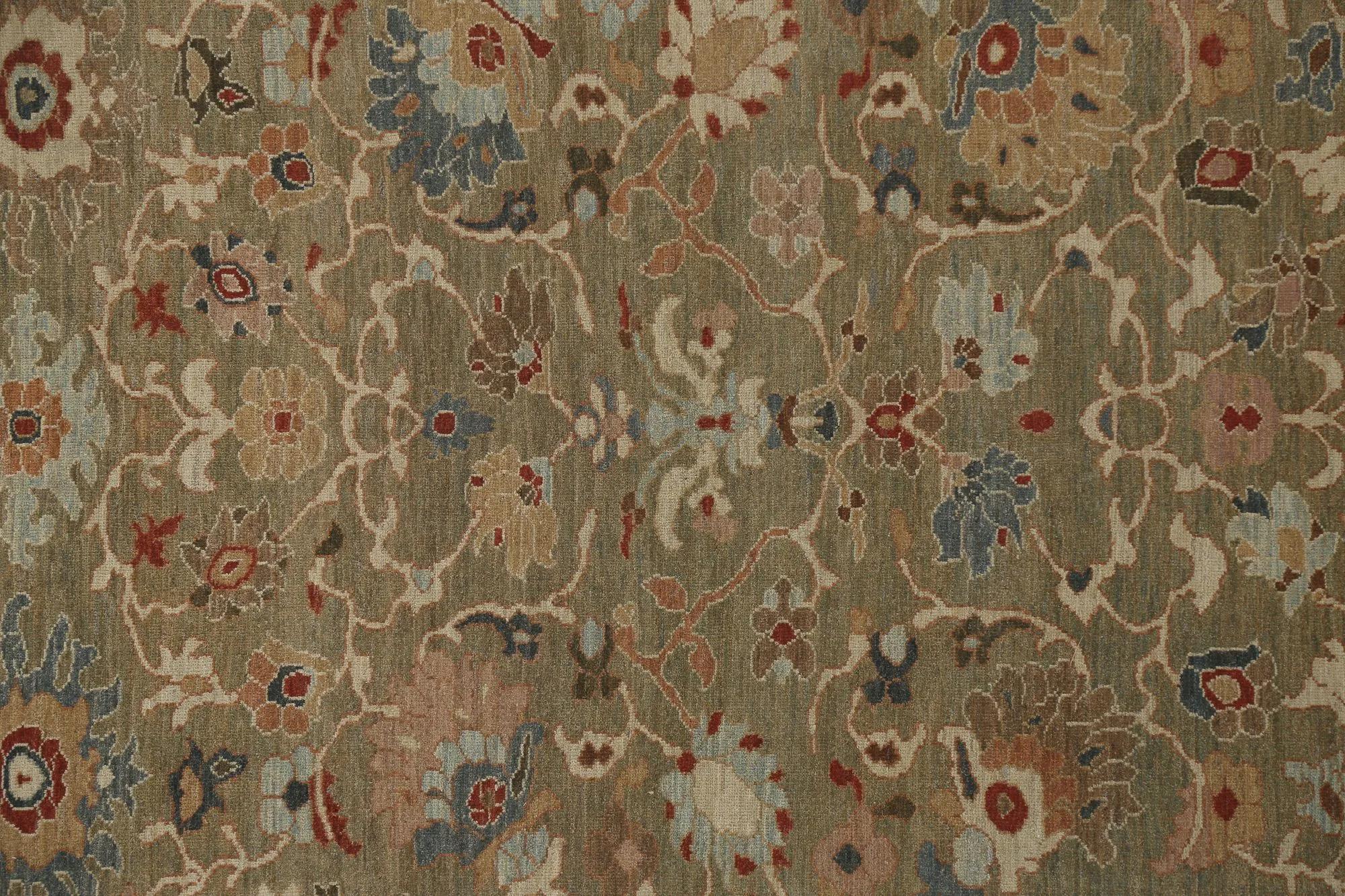 Scopri l'eleganza dei Sultanabad Rugs della Turchia. Progettato con una meticolosa attenzione ai dettagli, questo design esclusivo è perfetto per valorizzare il tuo spazio.