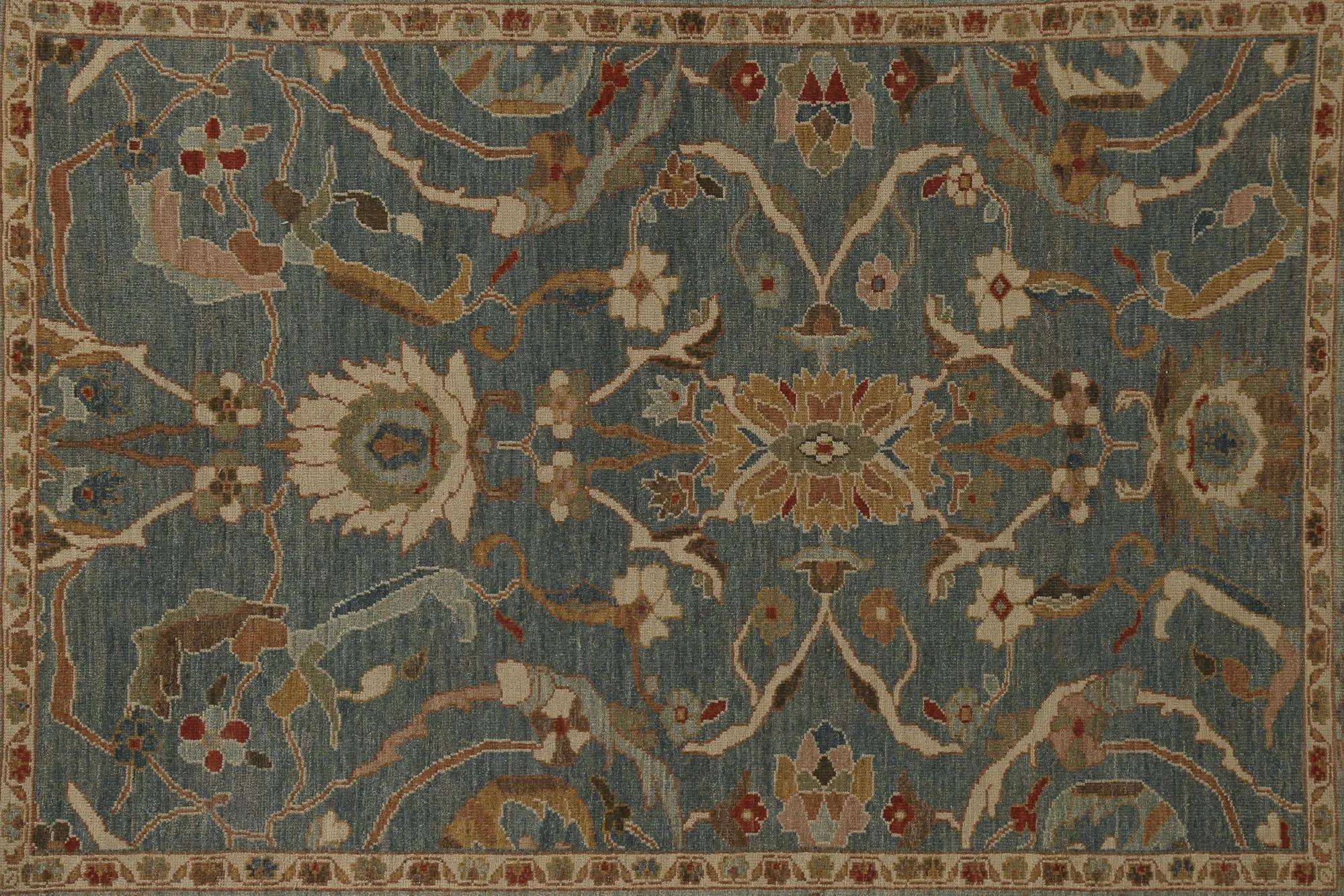 Scopri l'eleganza dei Sultanabad Rugs della Turchia. Progettato con una meticolosa attenzione ai dettagli, questo design esclusivo è perfetto per valorizzare il tuo spazio.