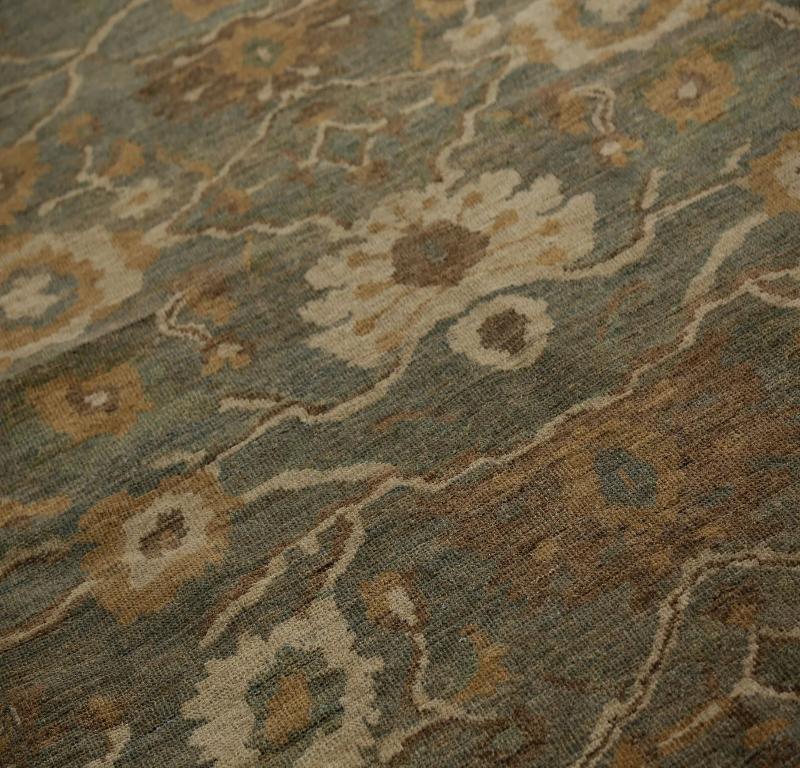 Descubre la elegancia de Turquía con Sultanabad Rugs. Diseñado con meticulosa atención al detalle, este diseño exclusivo es perfecto para realzar tu espacio.