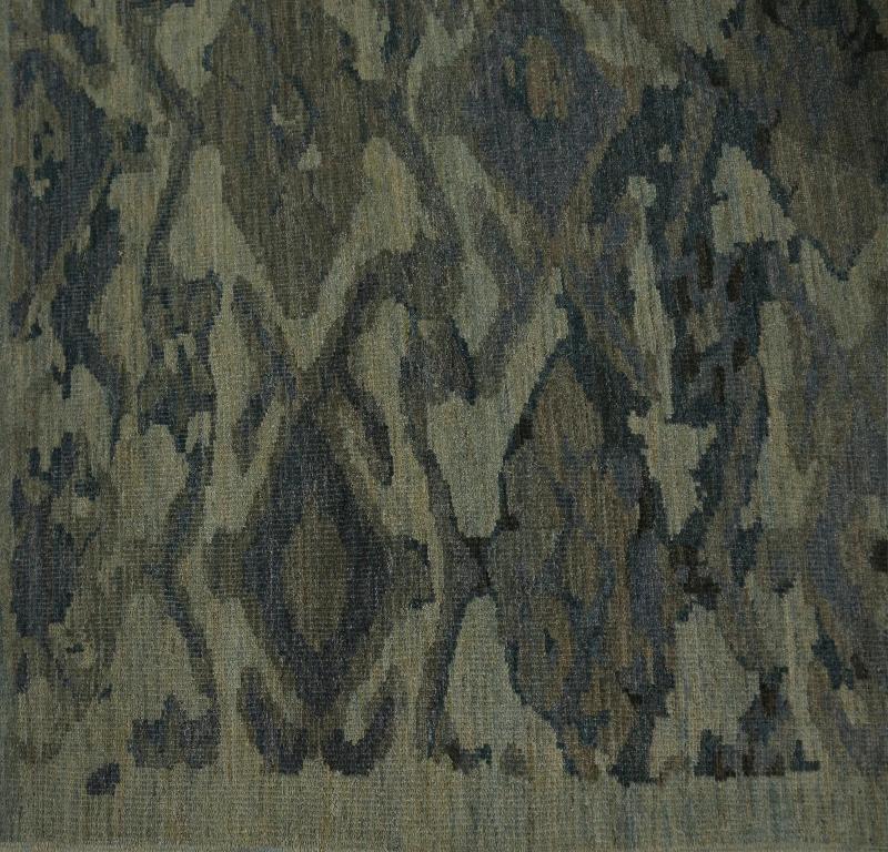 Entdecken Sie die Eleganz von Turkey Sultanabad mit seinen Teppichen. Dieses exklusive Design, das mit viel Liebe zum Detail entworfen wurde, ist perfekt, um Ihren Raum zu verschönern.