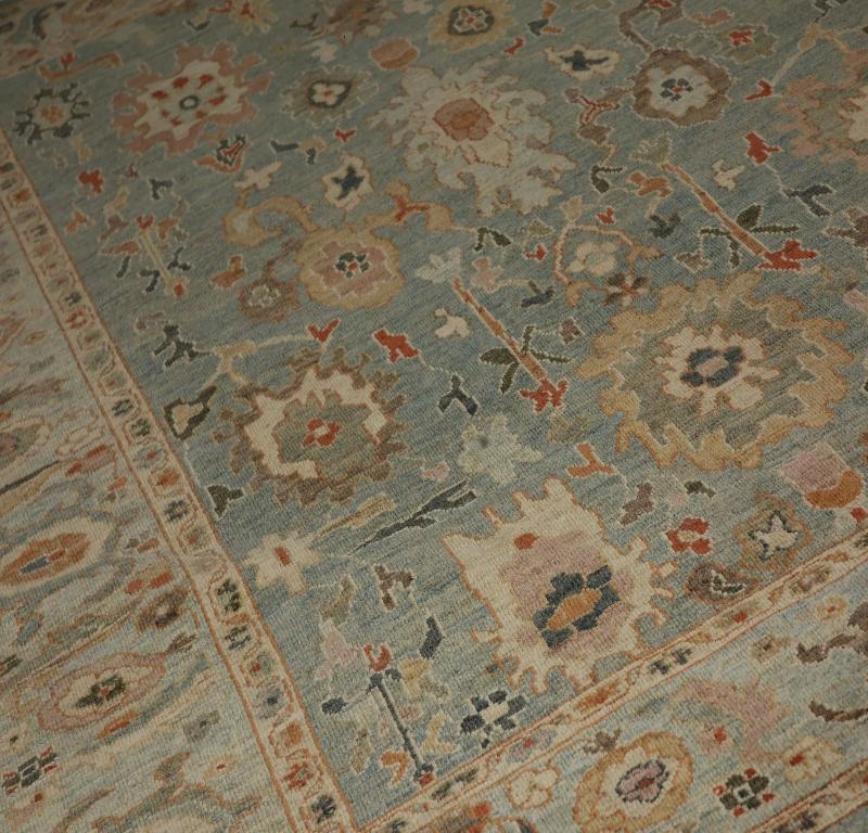 Descubre la elegancia de Turquía con Sultanabad Rugs. Diseñado con meticulosa atención al detalle, este diseño exclusivo es perfecto para realzar tu espacio.