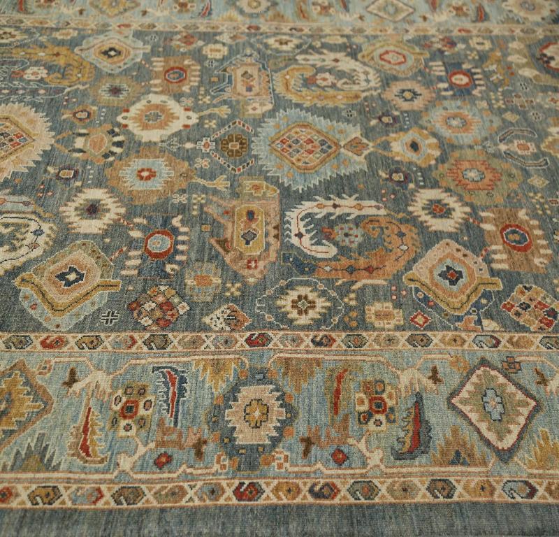 Découvrez l'élégance des tapis de Turquie Sultanabad. Conçu avec une attention méticuleuse aux détails, ce design exclusif est parfait pour mettre en valeur votre espace.