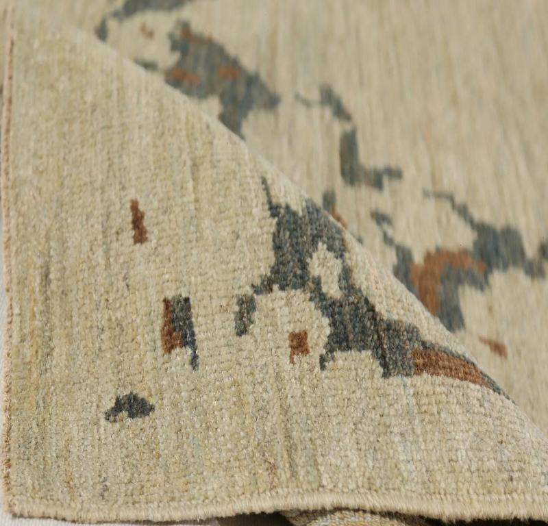 Turkey Sultanabad Area Rugs - Design - 99009 In Excellent Condition For Sale In Dallas, TX