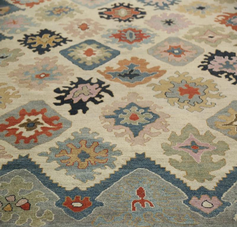 Entdecken Sie die Eleganz von Turkey Sultanabad mit seinen Teppichen. Dieses exklusive Design, das mit viel Liebe zum Detail entworfen wurde, ist perfekt, um Ihren Raum zu verschönern.