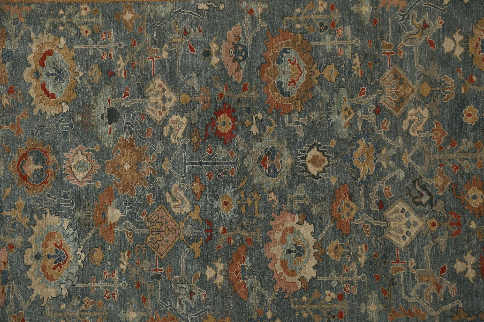 Scopri l'eleganza dei Sultanabad Rugs della Turchia. Progettato con una meticolosa attenzione ai dettagli, questo design esclusivo è perfetto per valorizzare il tuo spazio.