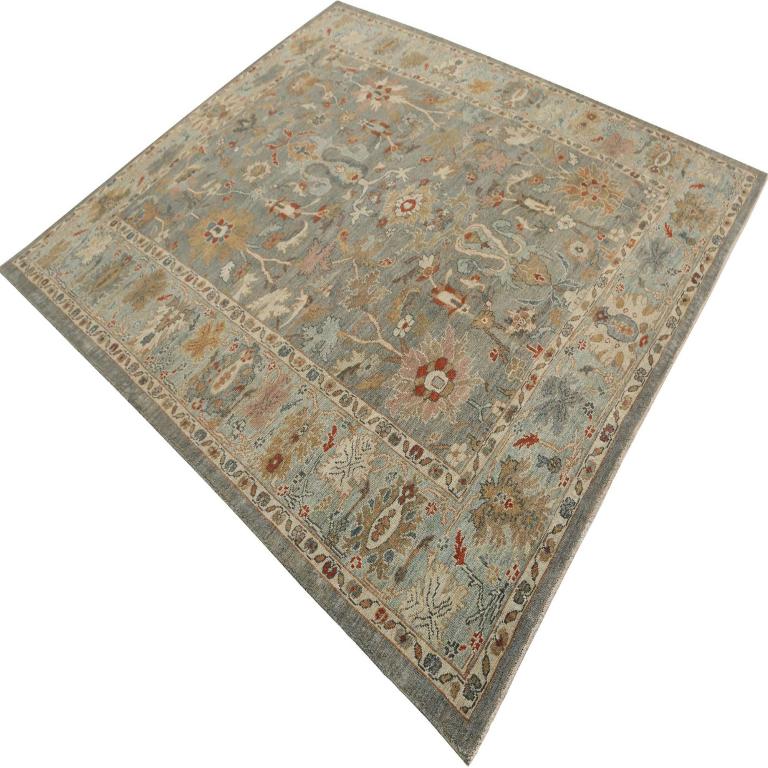 Entdecken Sie die Eleganz der türkischen Sultanabad Teppiche von CIRCA 1990. Dieses exklusive Design aus Wolle und BlauGrauElfenbein ist perfekt, um Ihren Raum zu verschönern.