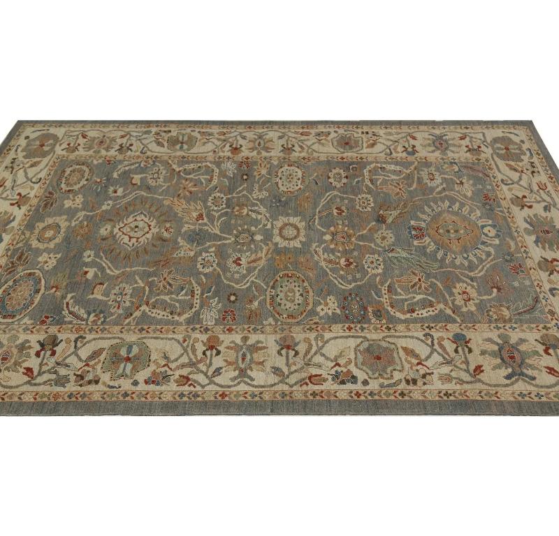 Entdecken Sie die Eleganz der türkischen Sultanabad Teppiche von CIRCA 1990. Dieses exklusive Design aus Wolle und BlauGrauElfenbein ist perfekt, um Ihren Raum zu verschönern.