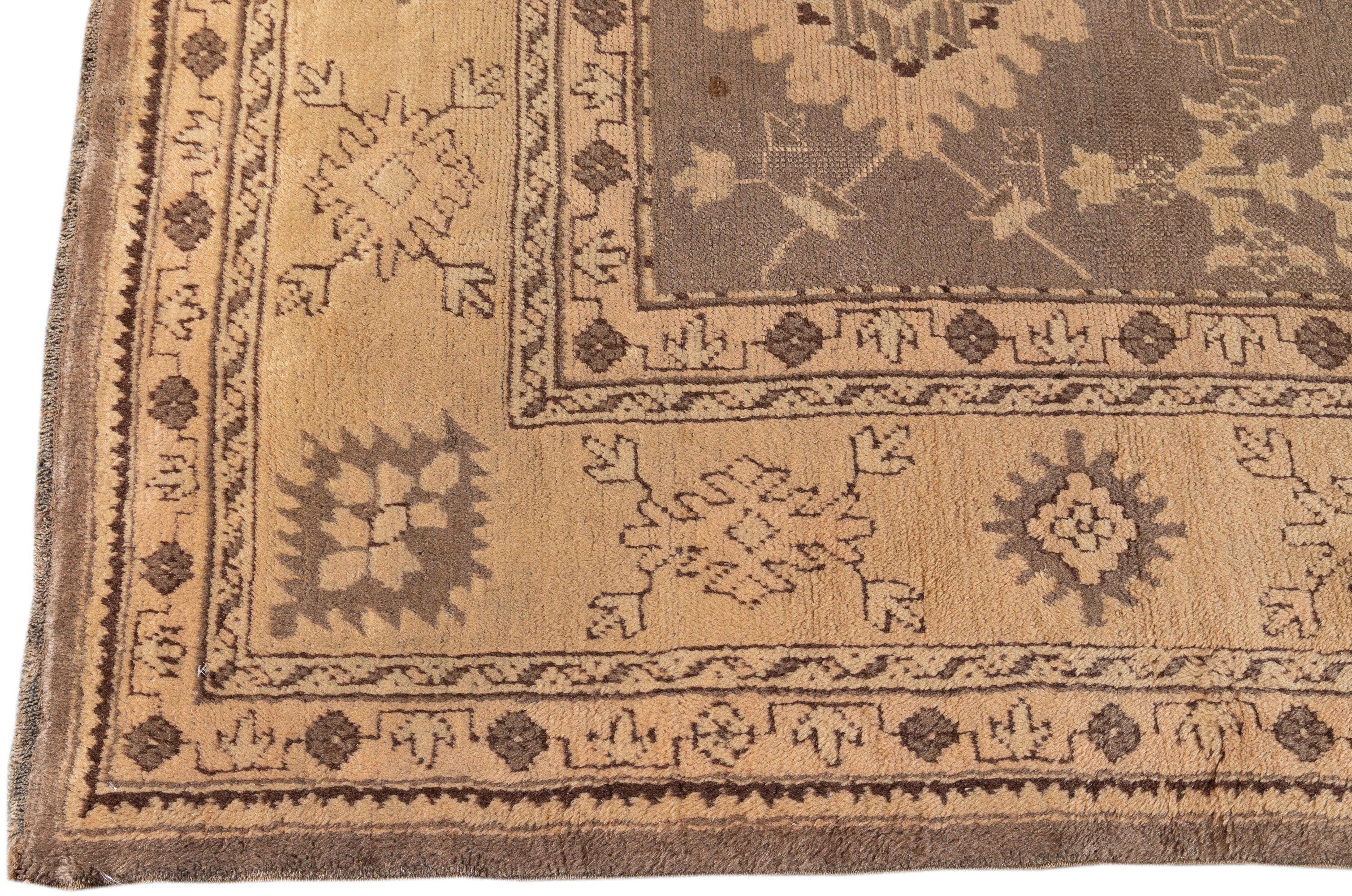 Turkish 1900s Oushak Gray Wool Rug Handmade with Allover Floral Motif For Sale 2