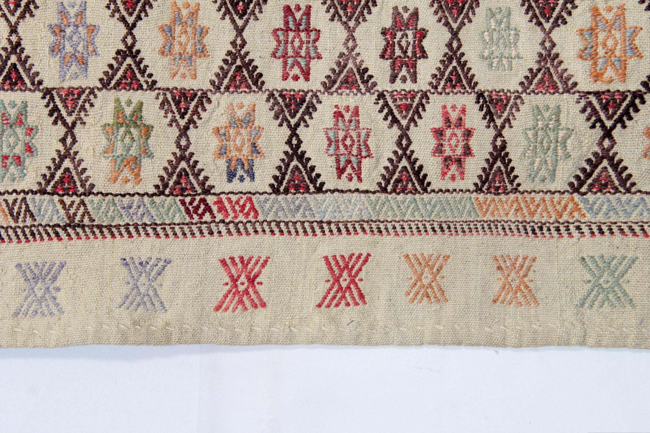 Art Déco Kilim turco con motivo a stella del 1910, tappeto geometrico in lana beige fatto a mano in vendita
