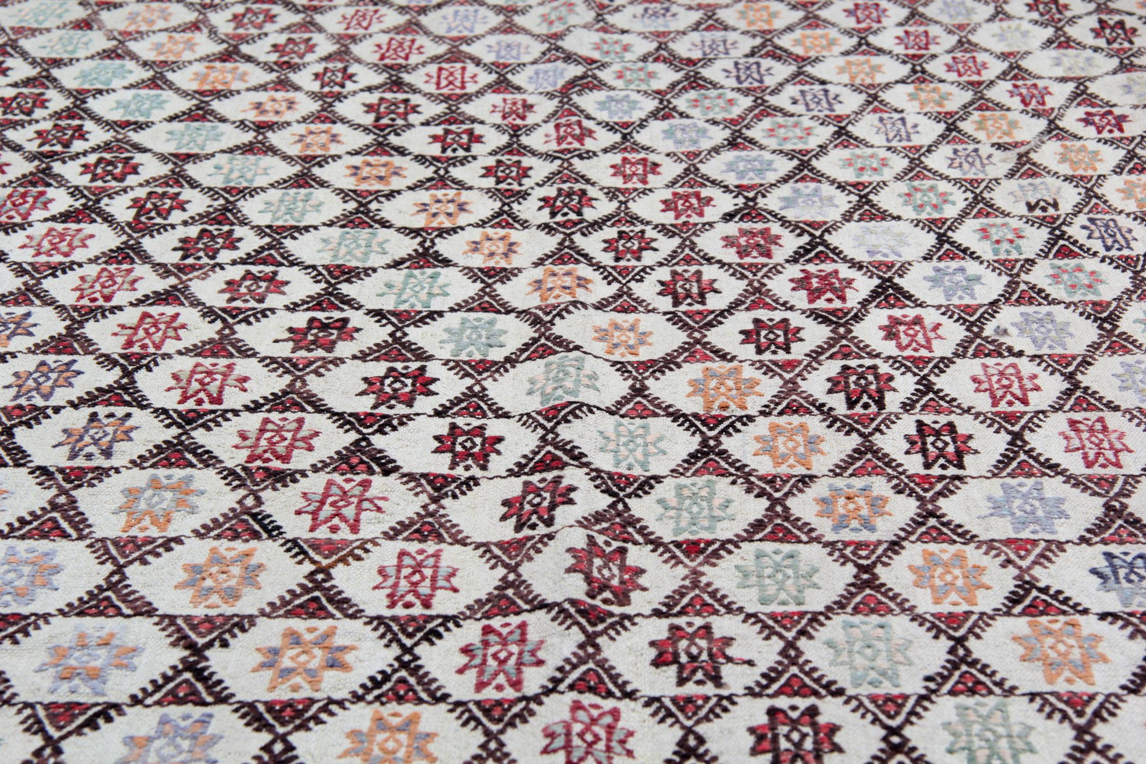 Tessuto a mano Kilim turco con motivo a stella del 1910, tappeto geometrico in lana beige fatto a mano in vendita