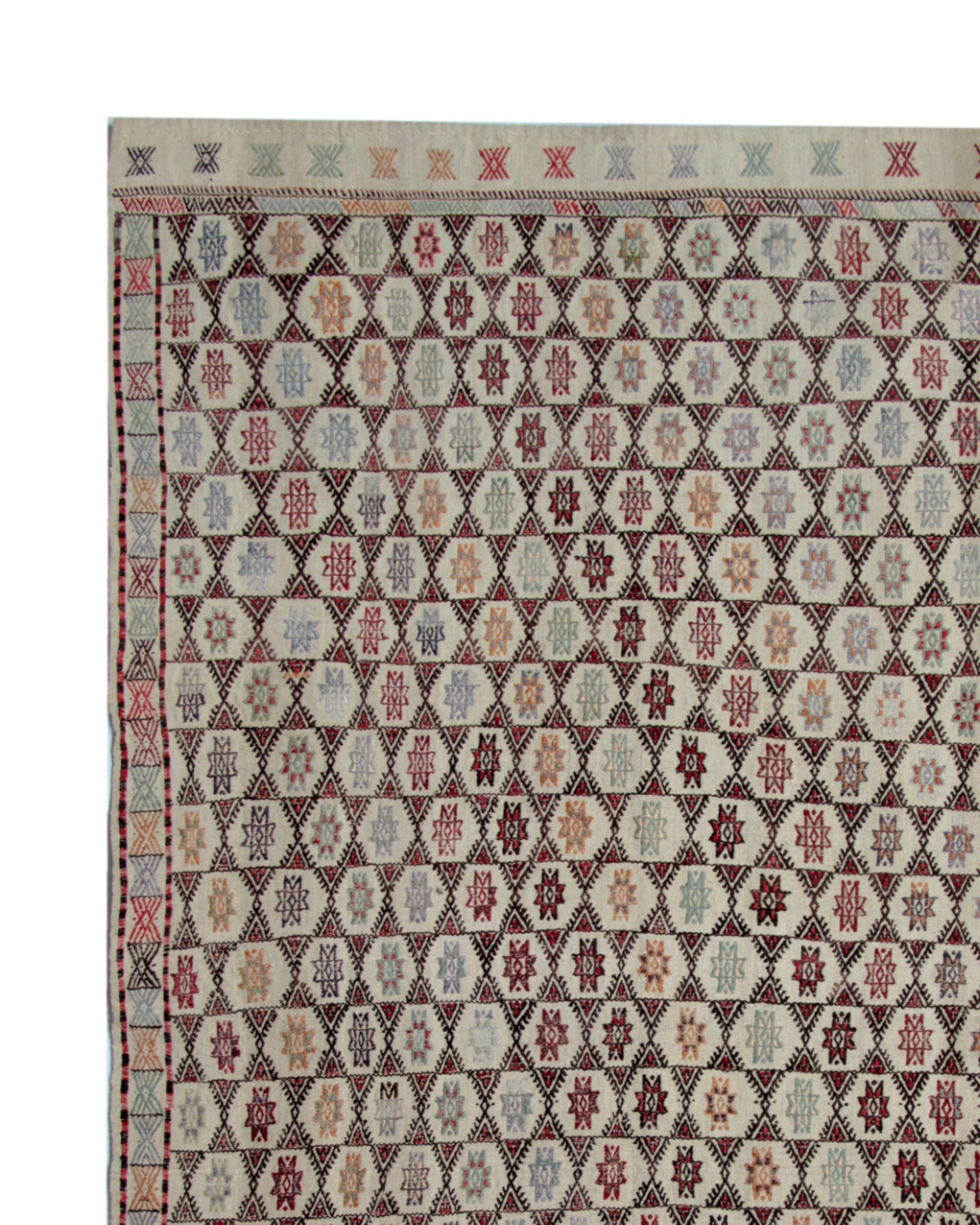 Inizio XX secolo Kilim turco con motivo a stella del 1910, tappeto geometrico in lana beige fatto a mano in vendita