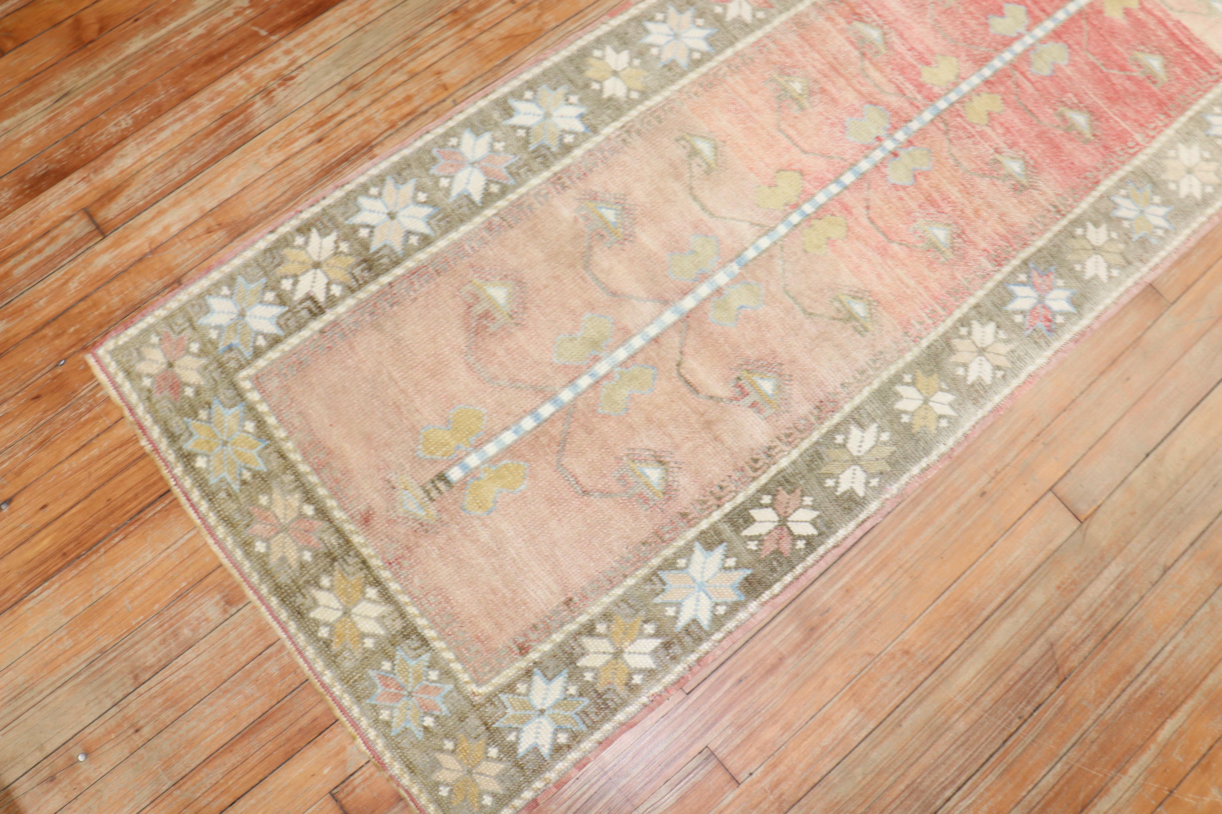 Mid 20th Century Turkish Anatolian Runner with an all-over floral design throughout

Measures: 2'7'' x 9'8''.