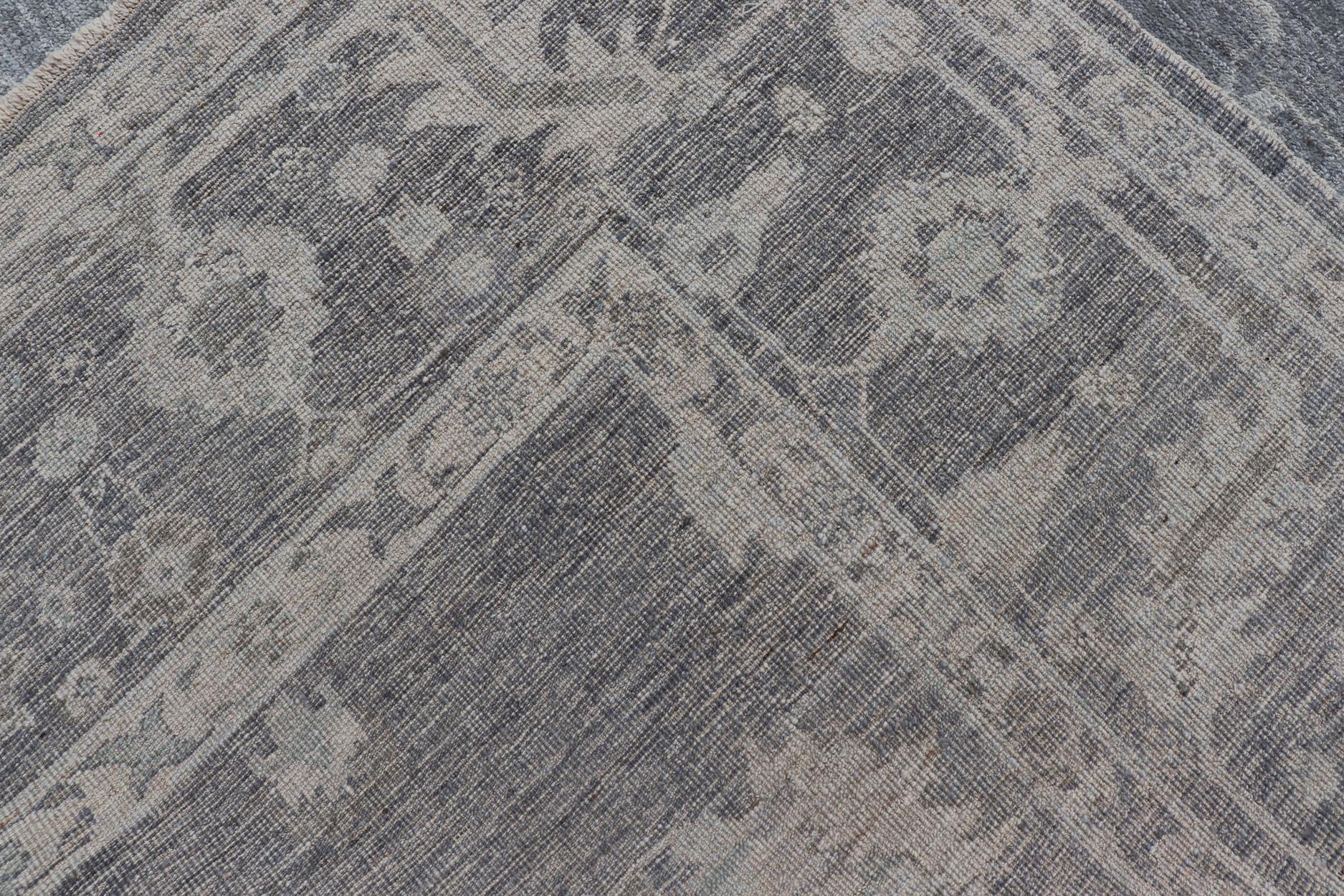 Türkischer Angora-Oushak-Teppich in Schiefergrau mit elfenbeinfarbenen botanischen Motiven 9'11 x 13'3 im Angebot 7