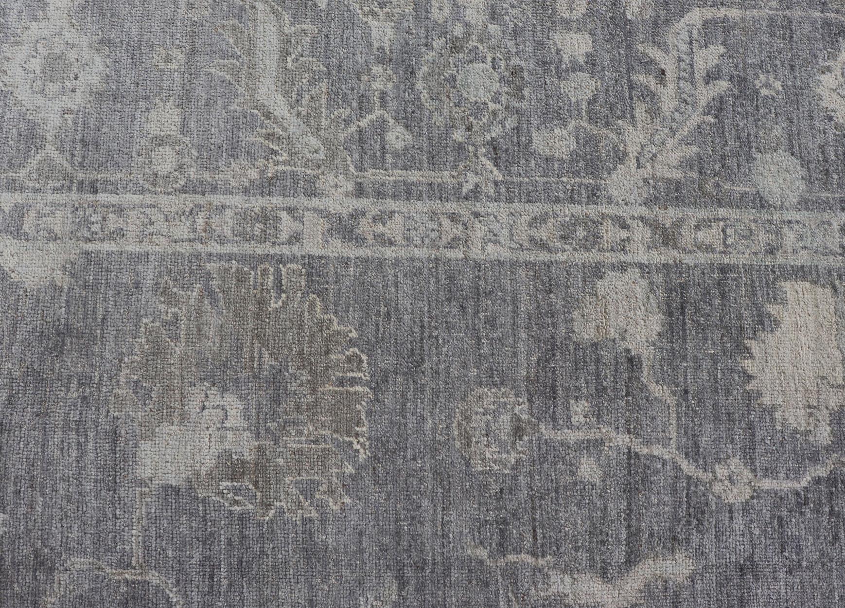 Türkischer Angora-Oushak-Teppich in Schiefergrau mit elfenbeinfarbenen botanischen Motiven 9'11 x 13'3 im Angebot 3