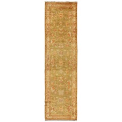 Tapis de couloir turc Oushak en angora avec motif traditionnel sur toute sa surface en jaune et vert