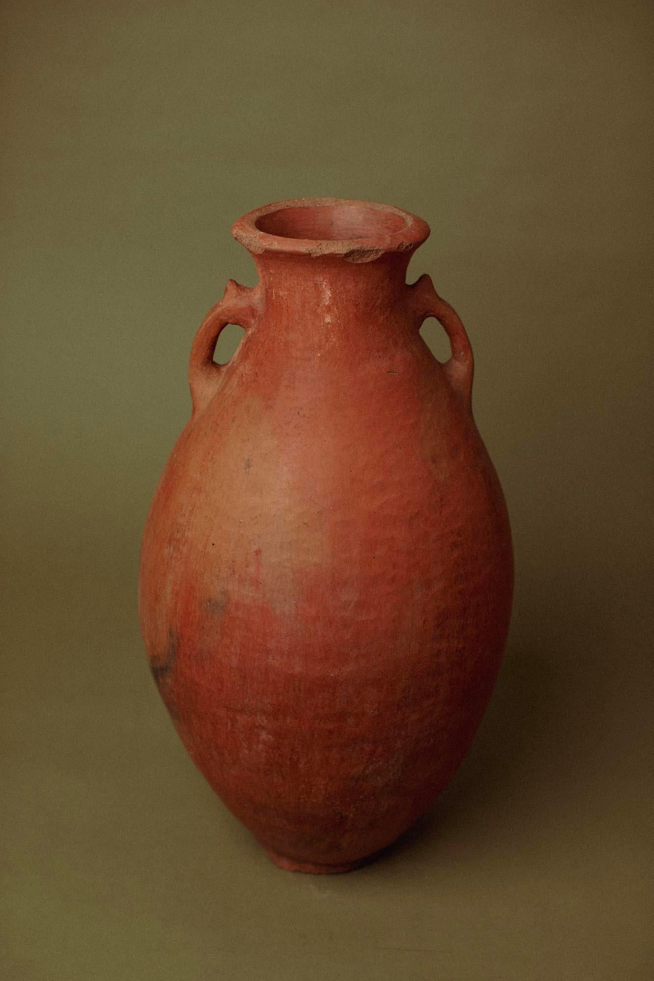Intagliato a mano Antico vaso turco in terracotta del XX secolo in vendita