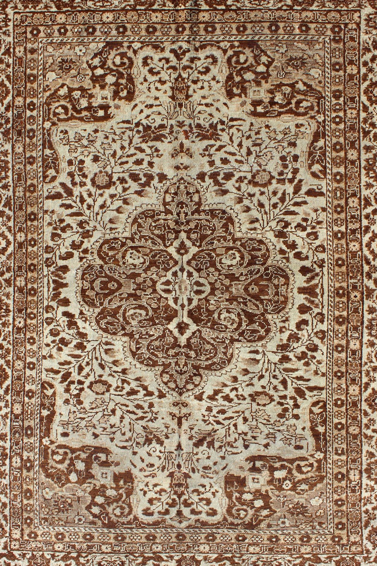 Turkish Antique Medallion Sivas with Leaflet Motifs in Neutral Browns and Cream In Good Condition For Sale In Atlanta, GA