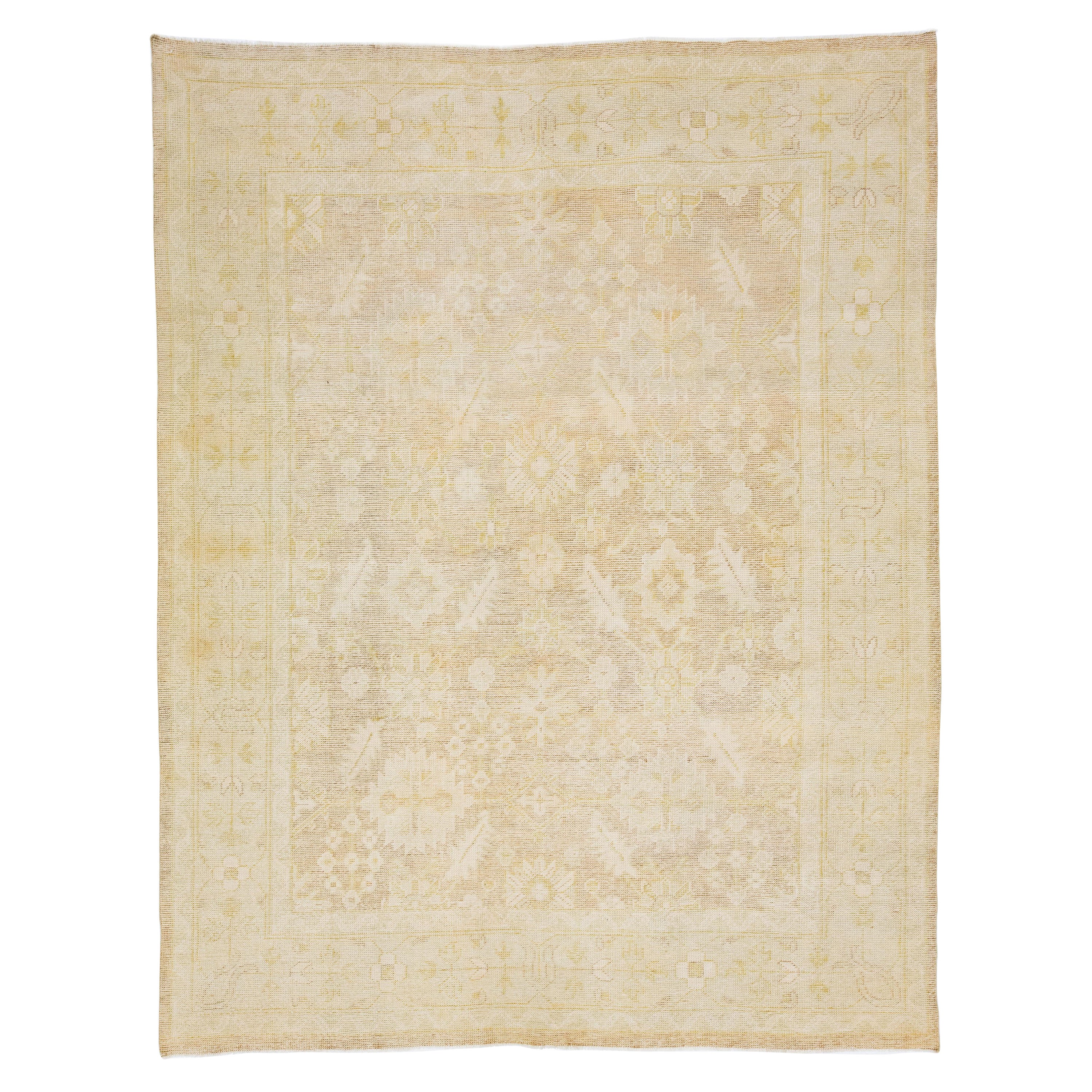 Style turc ancien  Tapis en laine beige Oushak fait à la main avec motif intégral