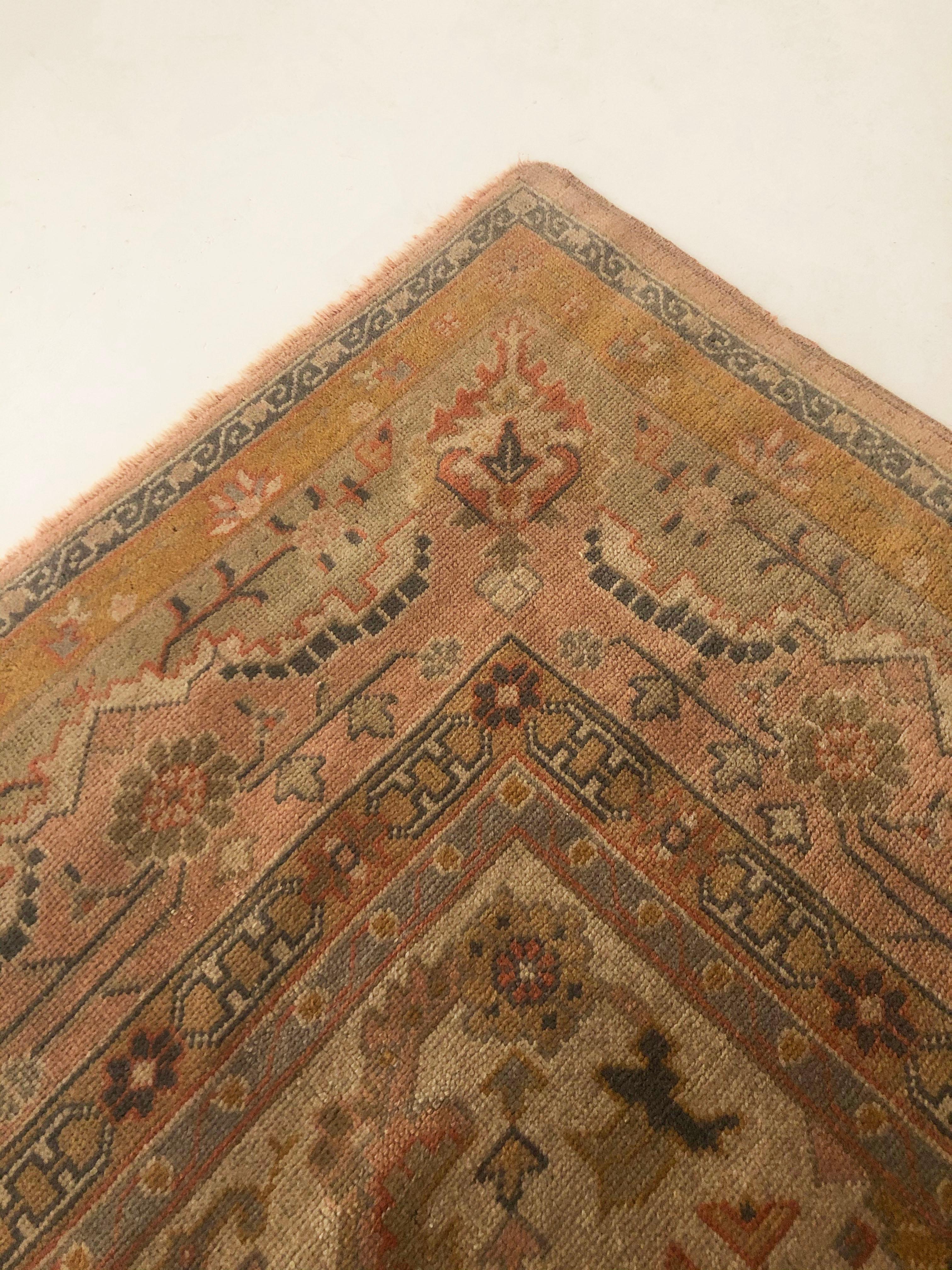 Turkish Beaulieu Oushak Rug Antique, c. 1890s In Good Condition For Sale In Los Angeles, CA