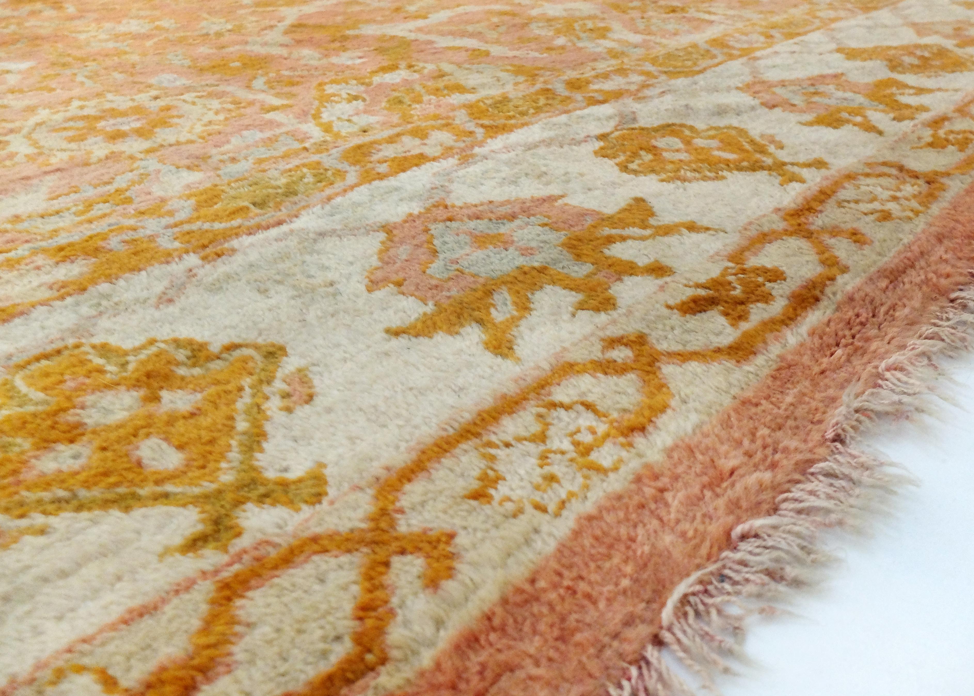 Tapis turc ancien de Beaulieu Oushak, c. 1890 Bon état - En vente à Los Angeles, CA
