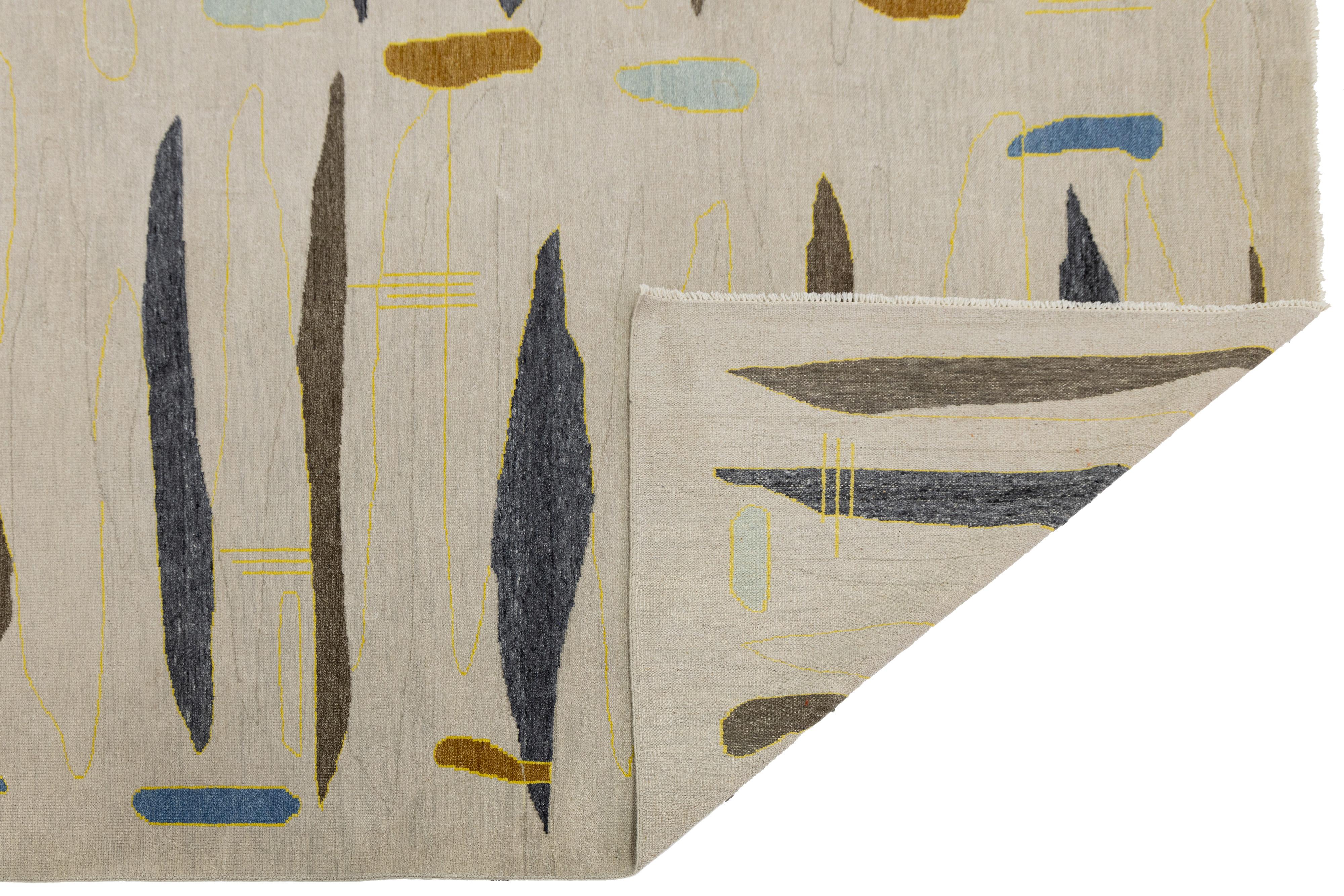Turkish Beige Modern Wool Rug with Art Deco Design (Kelim) im Angebot