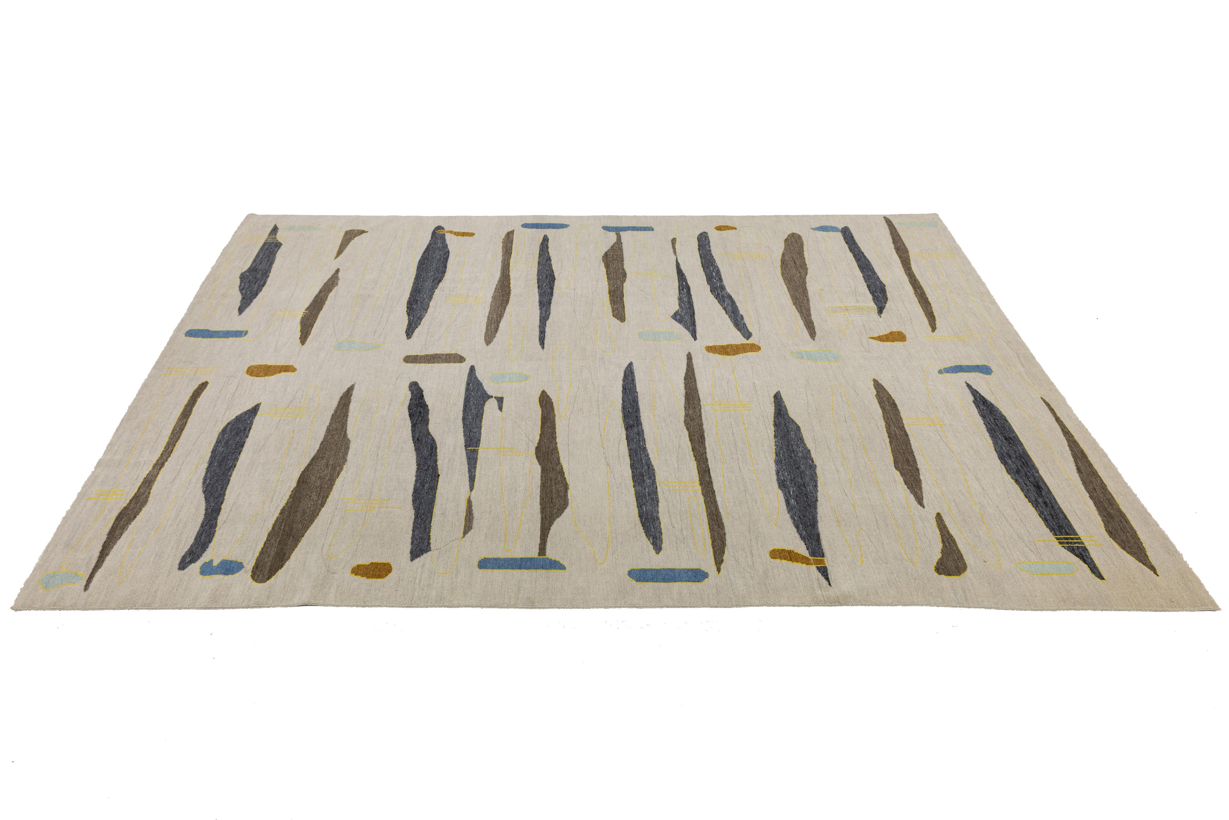 Turkish Beige Modern Wool Rug with Art Deco Design im Zustand „Neu“ im Angebot in Norwalk, CT