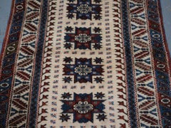Türkischer Bergama- Village-Teppich in traditionellem Design, ca. 40 Jahre alt