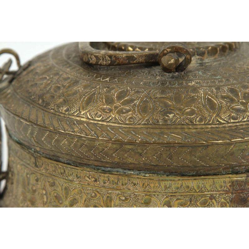 Turkish Brass Box with Lid In Fair Condition In North Hollywood, CA