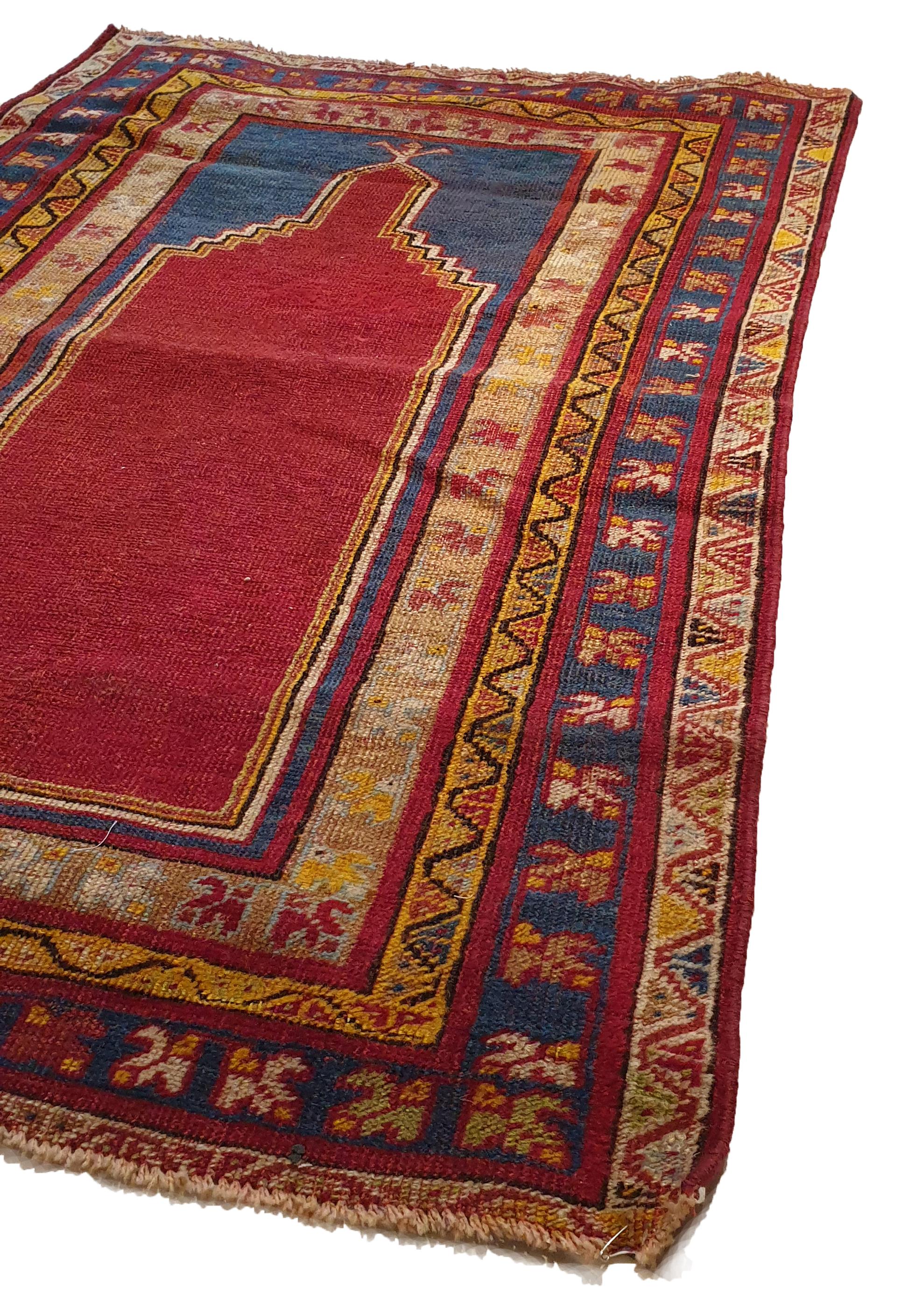 Handgeknüpfter Teppich in einer türkischen Fabrik.
Hohe Qualität, schöne Grafiken und bemerkenswerte Finesse.
Perfekter Erhaltungszustand.

Abmessungen: 127 x 80 cm.