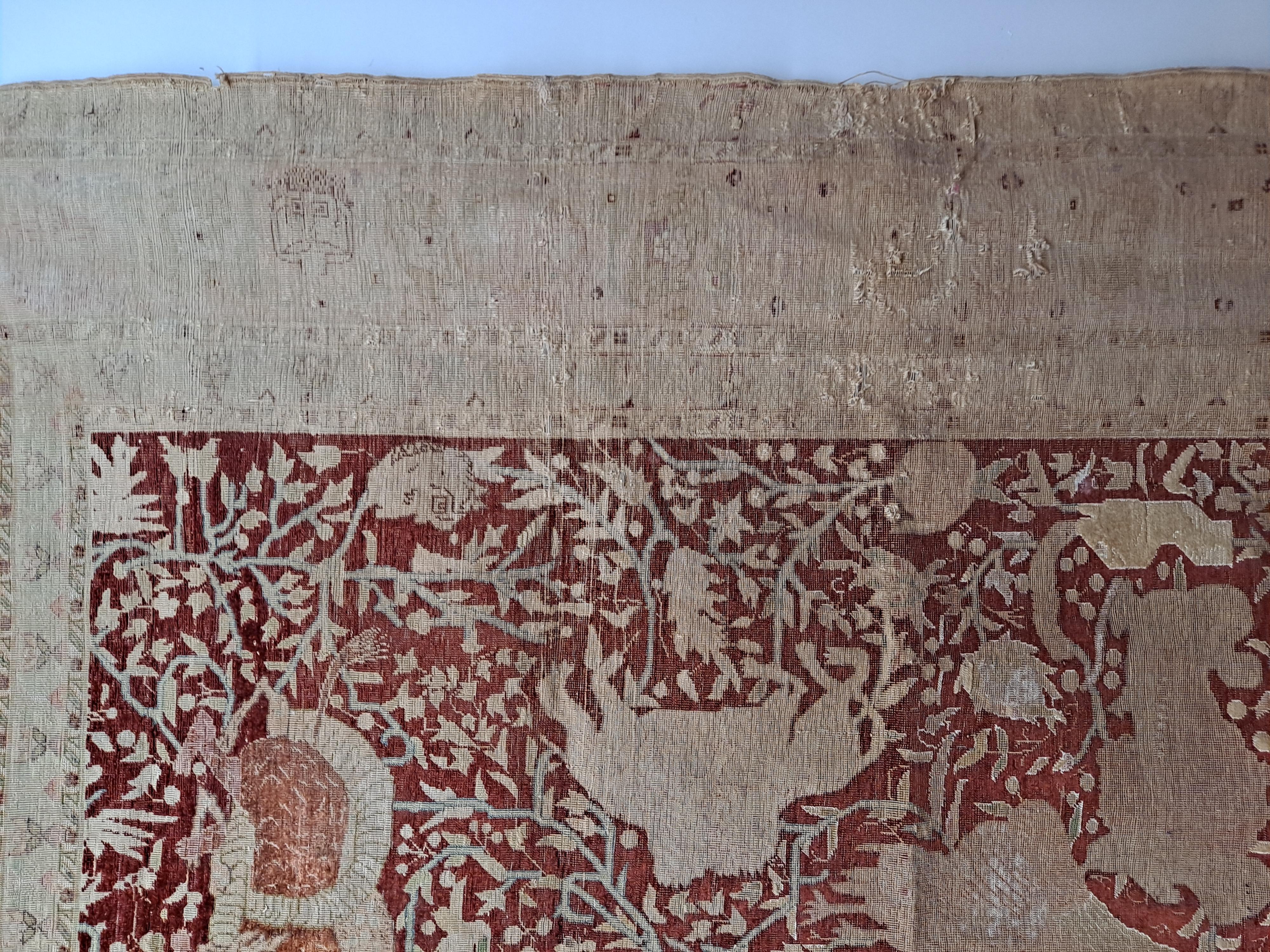 Türkischer Karminroter Seiden-Kayseri-Teppich mit Vaq-Vaq-Muster (19. Jahrhundert) im Angebot