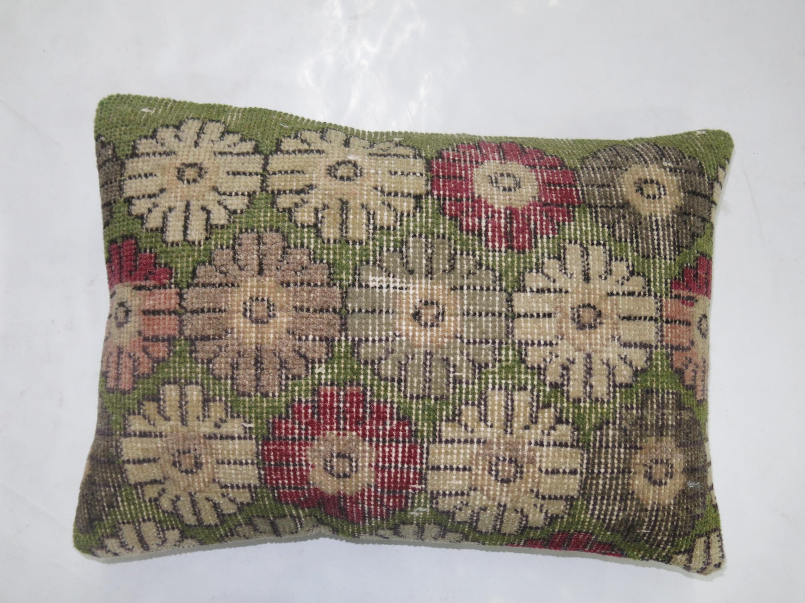 Turkish Deco Rug Pillow In Excellent Condition In New York, NY
