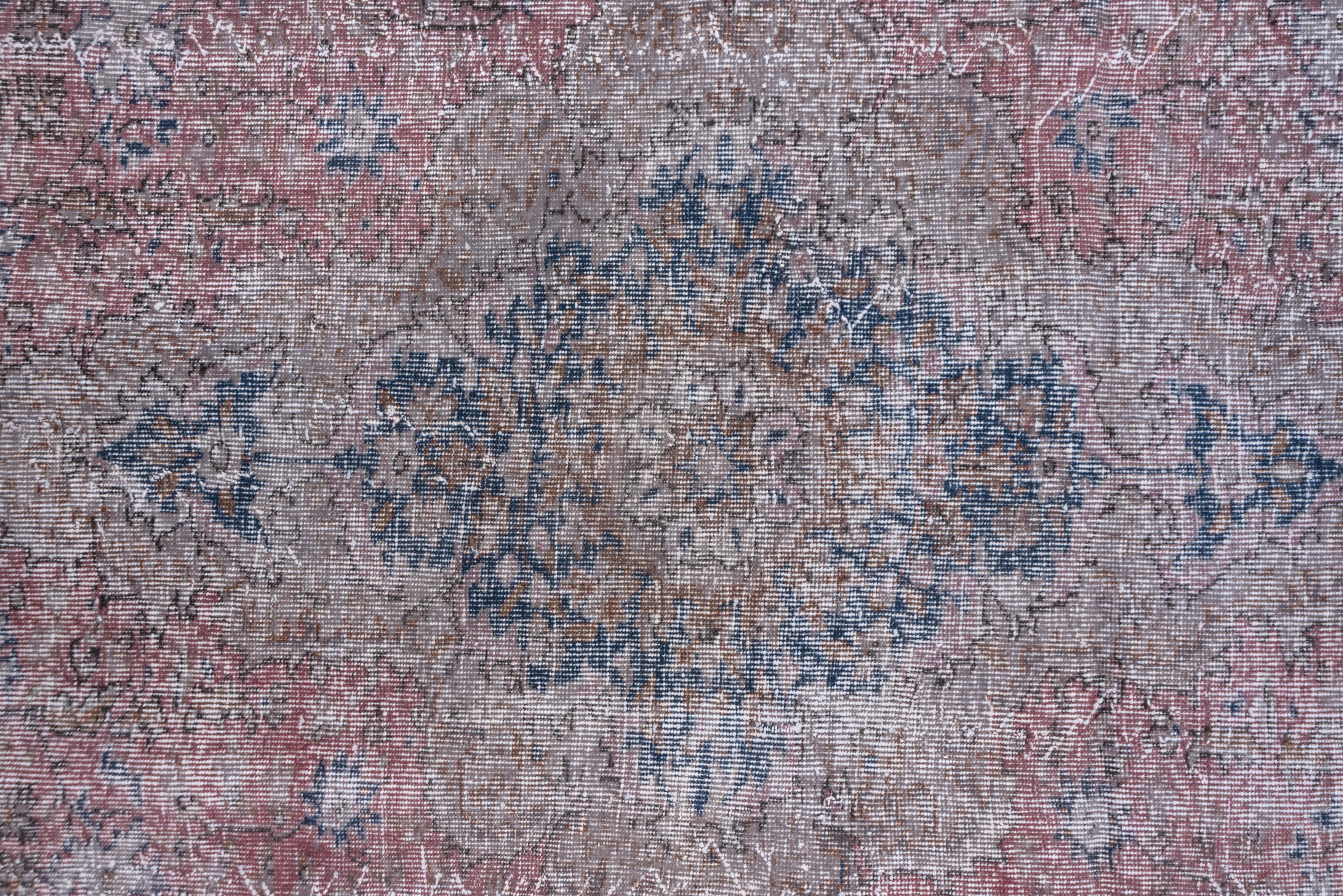 Turkish Dyed Sparta Rug in Smoke Purple - Washed Effect - 1940 In Good Condition For Sale In New York, NY