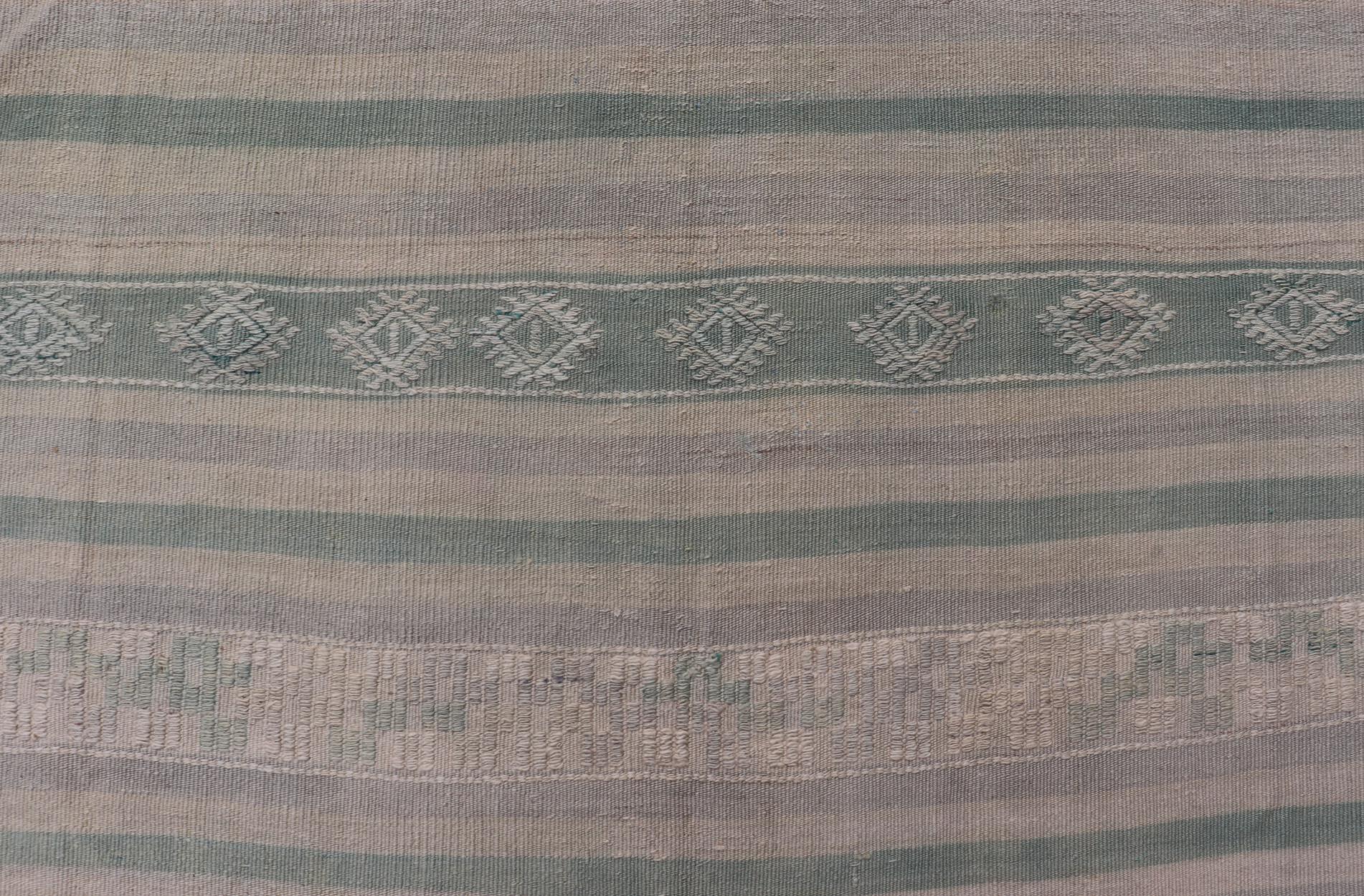 Türkisches Flachgewebe in Tan, Taupe und Grau-Blau mit Streifen 6'6