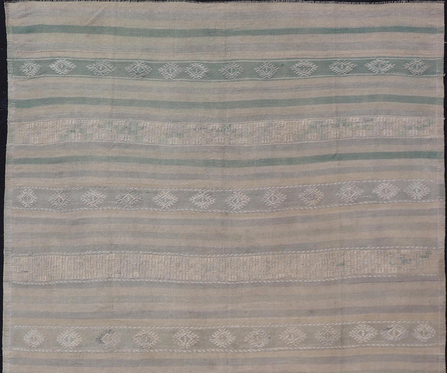 Türkisches Flachgewebe in Tan, Taupe und Grau-Blau mit Streifen 6'6