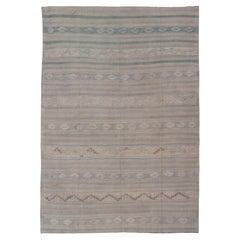Tejido Plano Turco en Tan, Taupe, y Gris-Azul con Rayas 6'6" X10'0"