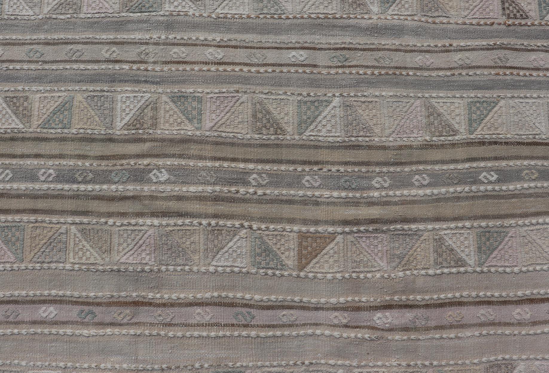 Turkish Flat-Weave with Embroideries Kilim in Taupe, Green, Brown, and Tan In Good Condition For Sale In Atlanta, GA