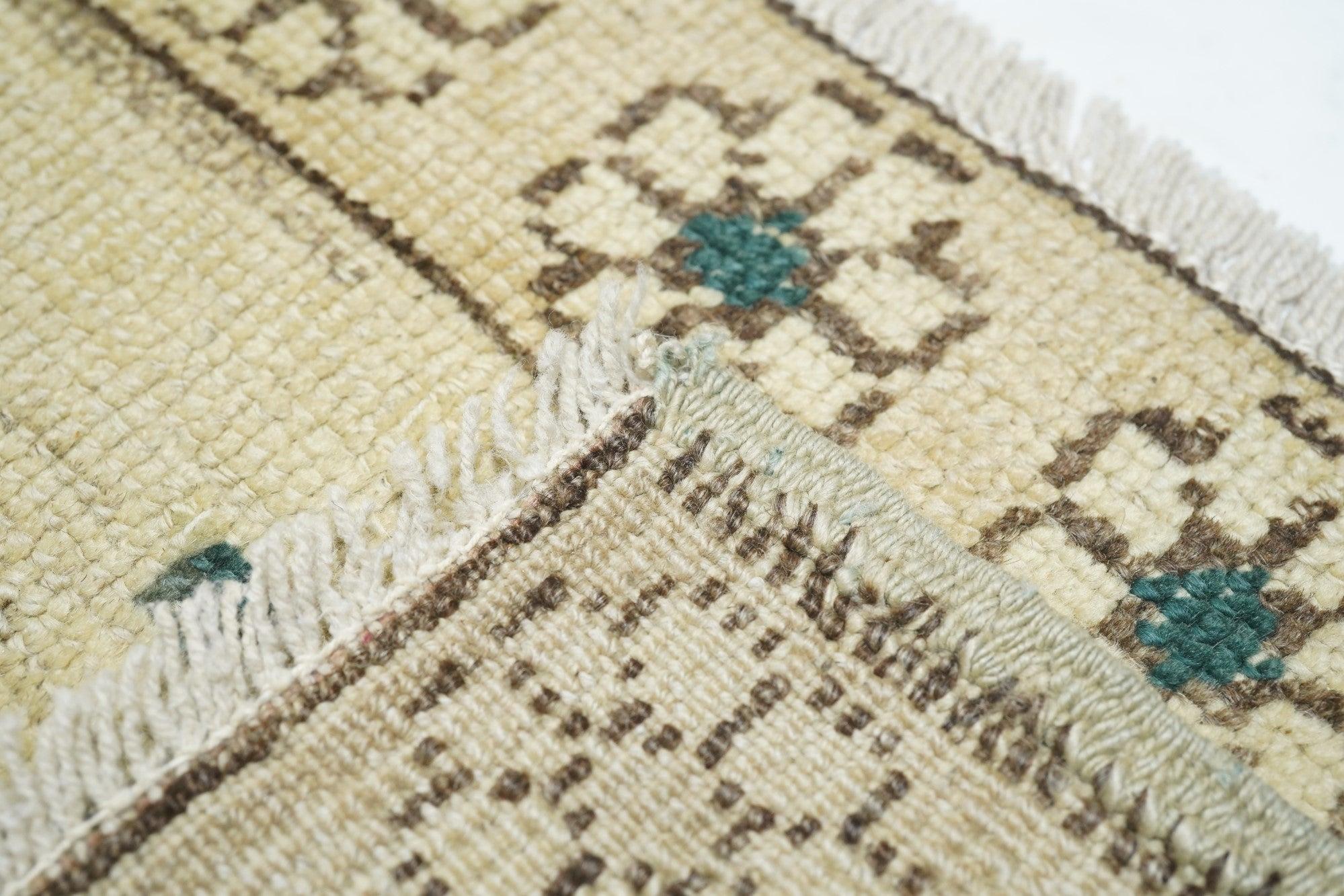 Runner turco geometrico 2'6'' x 7'10'' in vendita 1