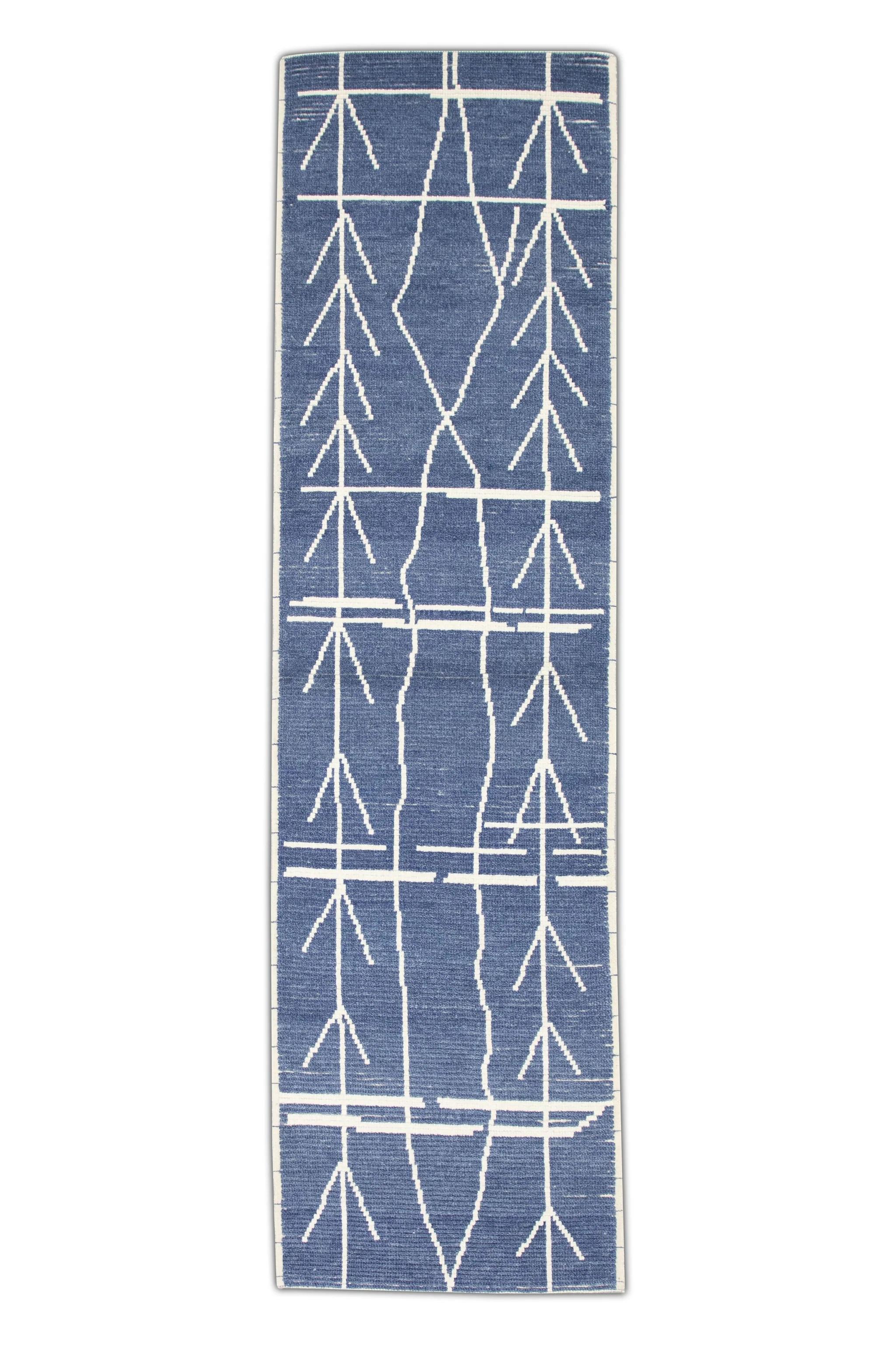 Türkischer handgefertigter moderner Teppich in Blau und Weiß, geometrisch, 2'10