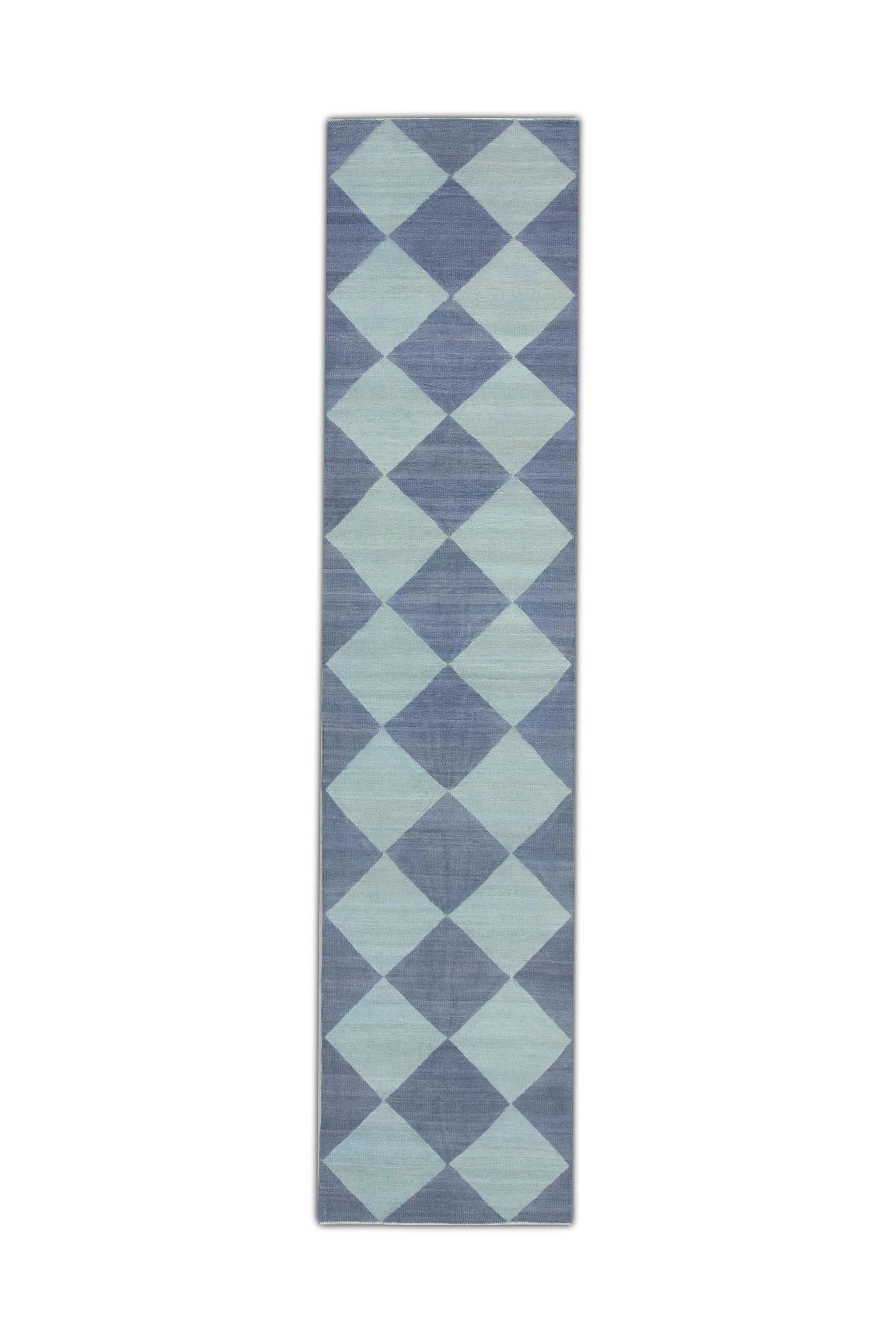 Türkischer handgefertigter Woll-Läufer-Kelim-Teppich in Blau mit Flachgewebe 2'10