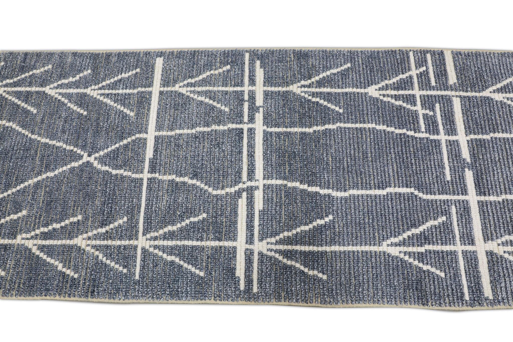 XXI secolo e contemporaneo Tappeto runner turco in lana Tulu blu fatto a mano all'inizio del 21° secolo 2'10