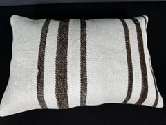 Coussin en chanvre turc, couleur beige naturel et marron foncé, housse de coussin 16" x 24" #30126